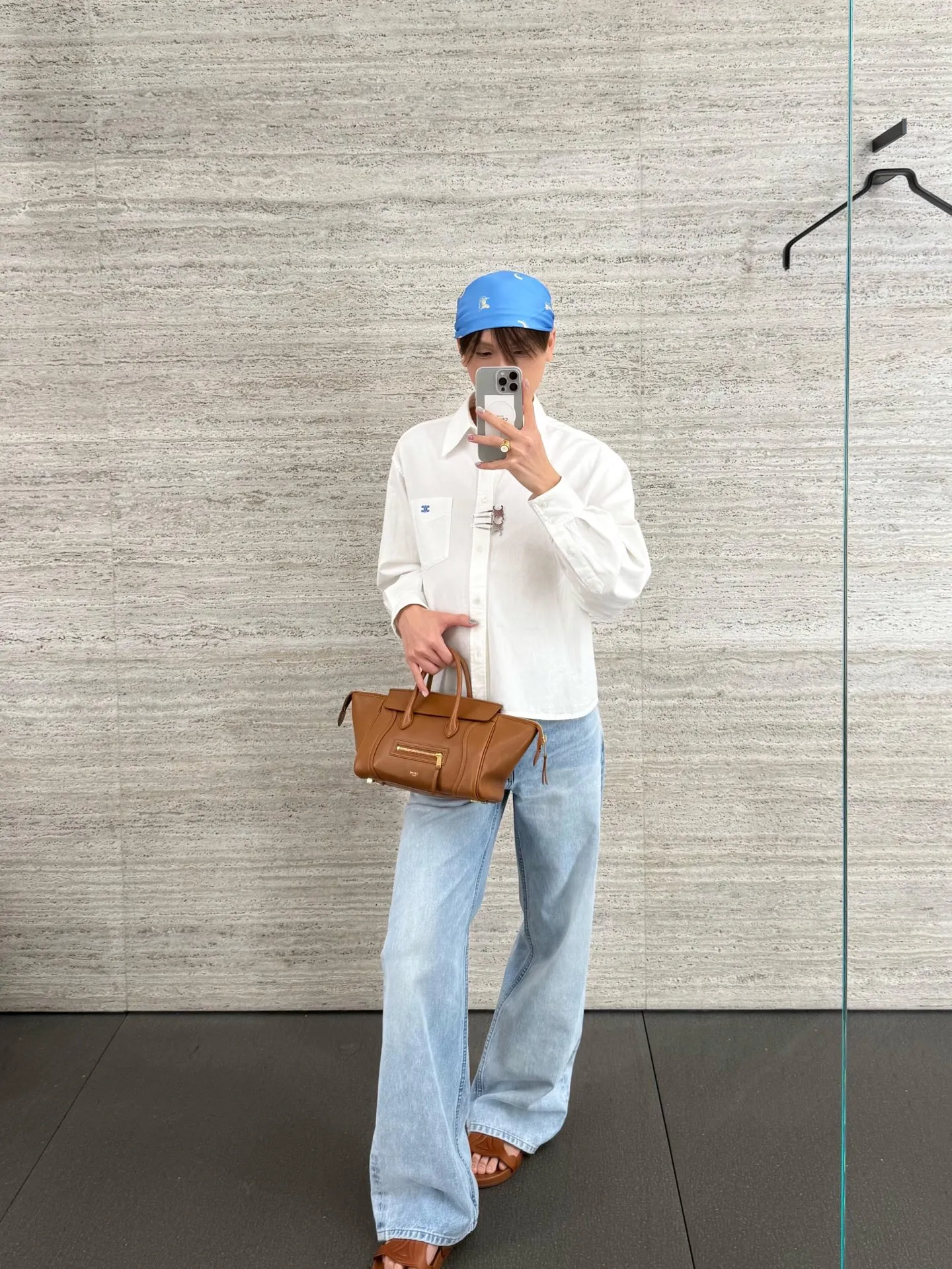 [Upper body picture] Celine Arc de Triomphe logo embroidered long-sleeved shirt